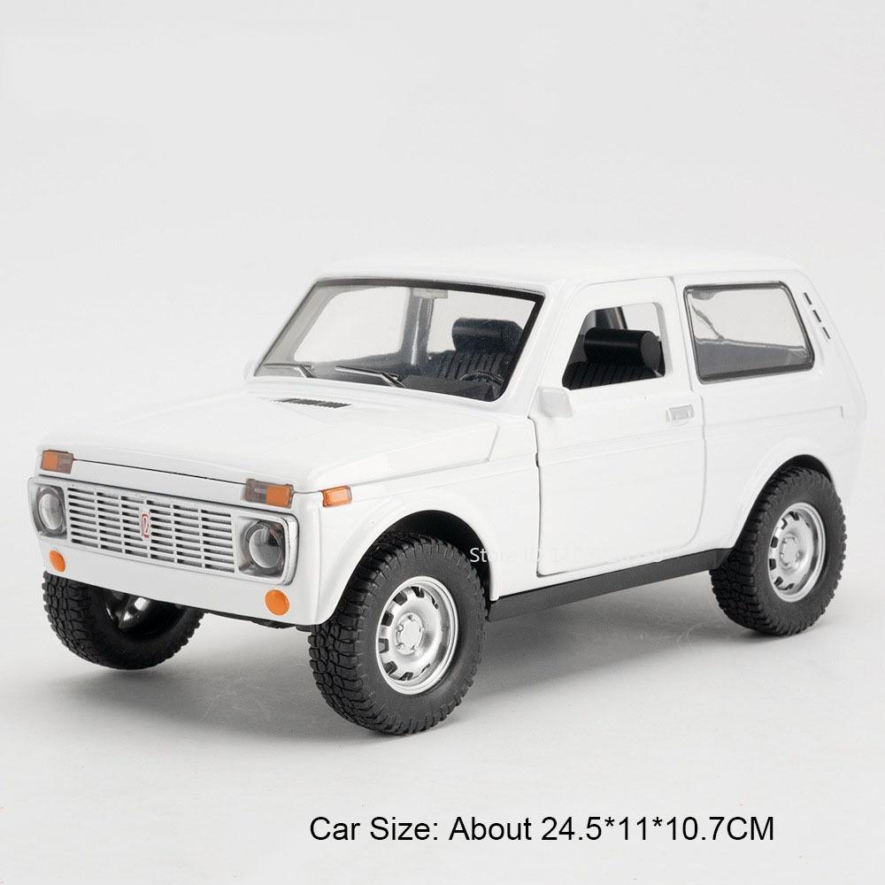 1:18 Rosja UAZ Traveler Model Samochodziki Stop Diecast Lada NIVA Pojazdy Terenowe Dźwięk Światło Drzwi Otwierane Pull Back Prezenty dla Dzieci
