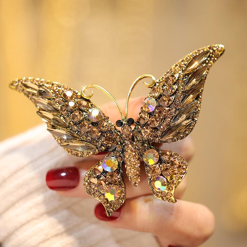 Exquisite European & American Crystal Butterfly Brooch Pin with Classic Shoe Buckle Design