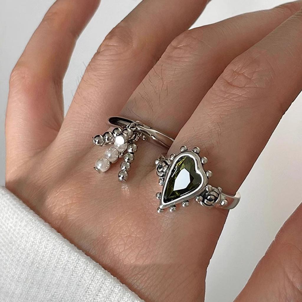 Modischer Edelstahl-Quastenring mit einzigartigen Perlendetails für junge Frauen, die Stil und Individualität suchen
