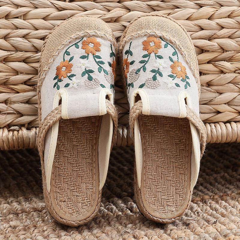 Women's Ethnic Style Handmade Embroidered Low-Top Hanfu Slippers