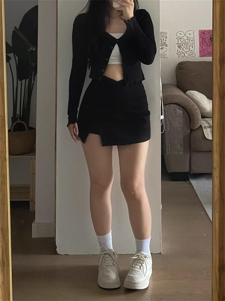 

Slimming A-Line Black Skirt for Women - Plus Size, Pear-Shaped, Short & Hip-Hugging, Autumn Collection 4XL чёрный