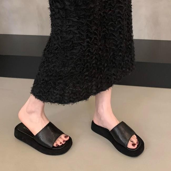 Small man increases height, thick-soled cool slippers, women's shoes wear 2025 new summer leopard print muffin bottom one-word slippers