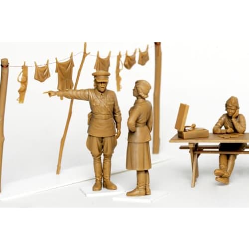 ICM 1/35 Scale Soviet Female Soldier Resting Set (1939-1942) Plastic Model Kit 35621