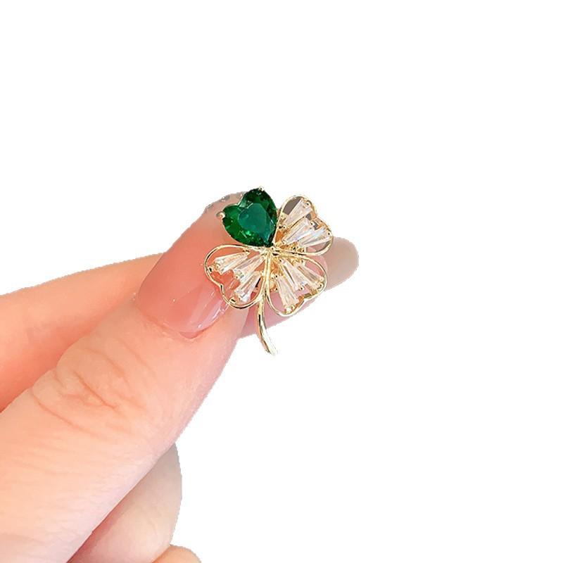 Four-leaf Clover Anti-glare Brooch, High-end and Elegant, Anti-glare Clasp Brooch, Versatile, Exquisite and Personalized Design Pin