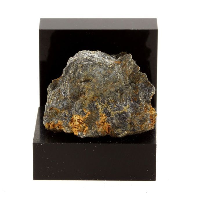 Actinolite schist 32.64 carats