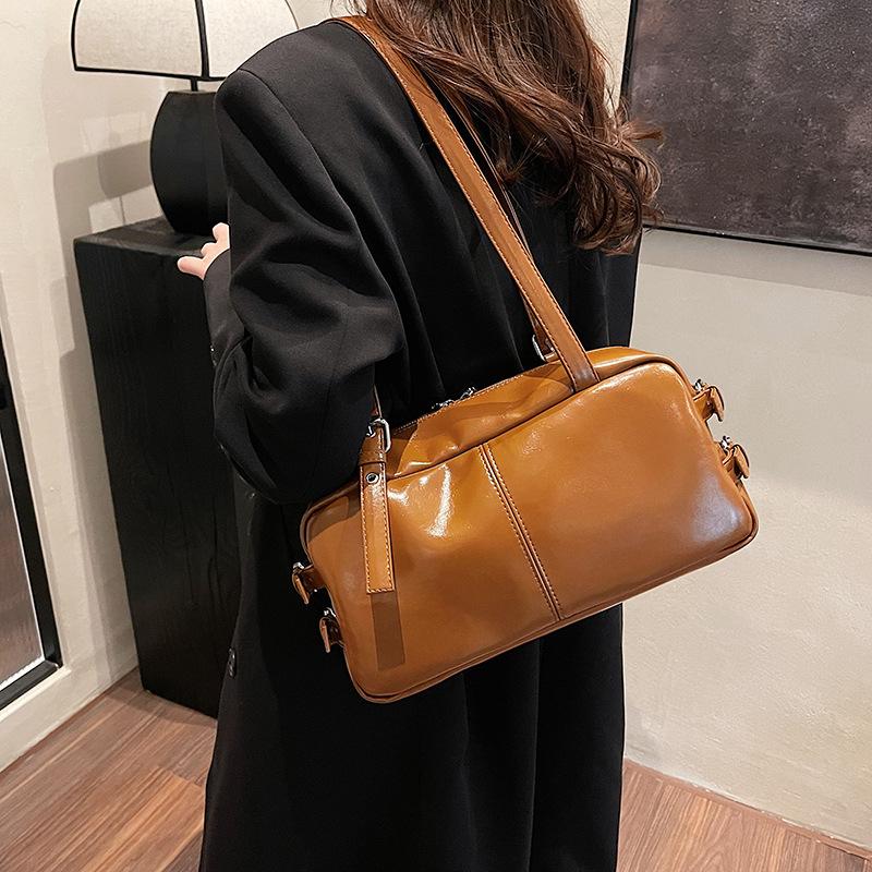 Niche retro pillow bag large-capacity handbag women's high-end underarm bag versatile shoulder messenger bag