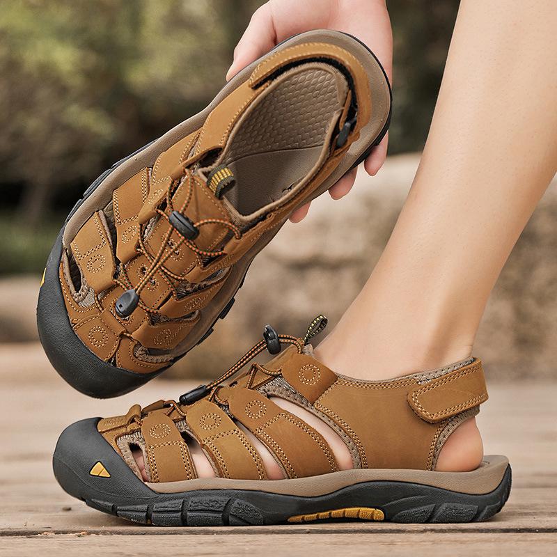 Men's Summer Closed-Toe Leather Sandals for Casual Outdoor Hiking and Beach Activities