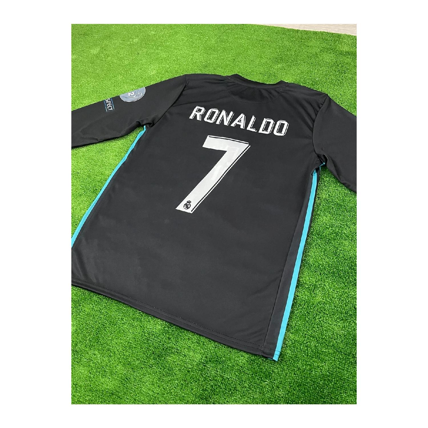 

Футболка Криштиану Роналду с длинным рукавом, финал Суперкубка УЕФА-2017, Реал Мадрид.
