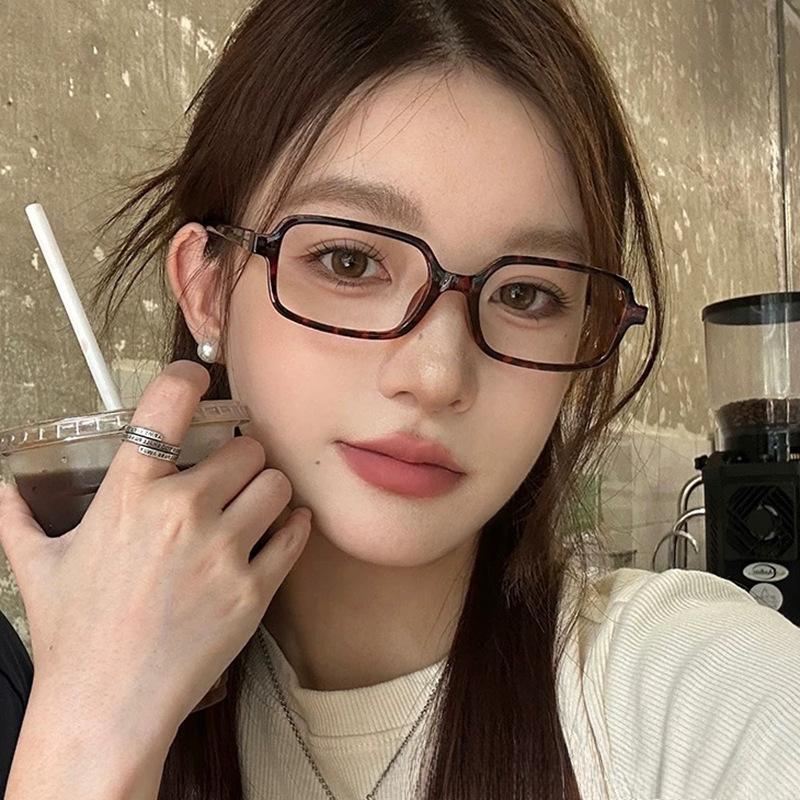 Black Square Small Frame Myopia Glasses Anti Radiation And Anti Blue Light Ultra Light Myopia Glasses Prescription 0 To -4.0