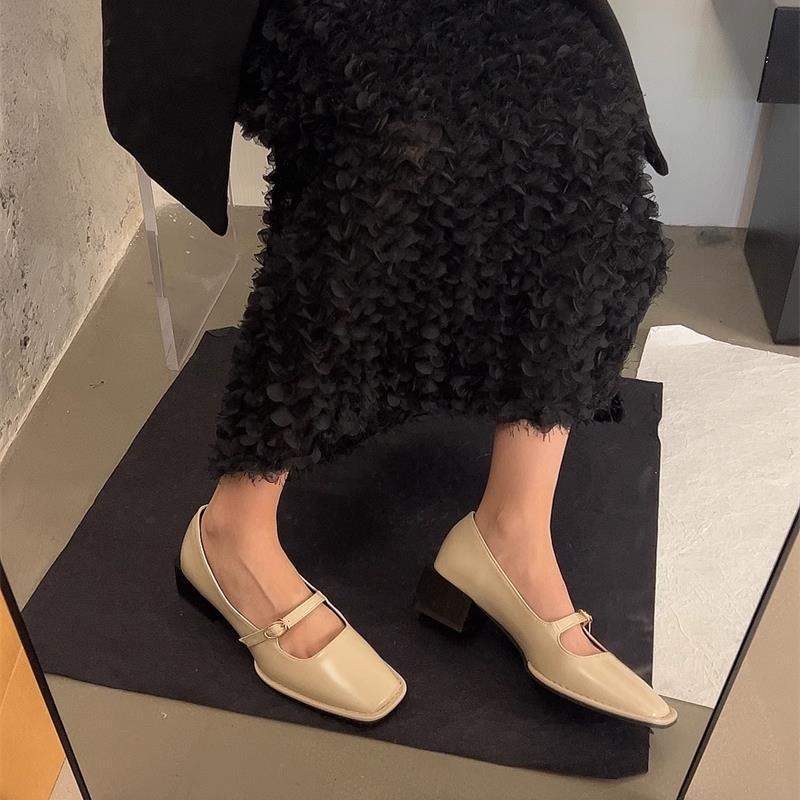 Red thick heel Mary Jane small leather shoes spring wind gentle square head black medium heel single shoes