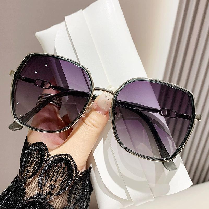 New Fashion Big Frame Sunglasses Women UV400 Gradient Lens Sun Glasses Oversized Retro Square Luxury  Oculus