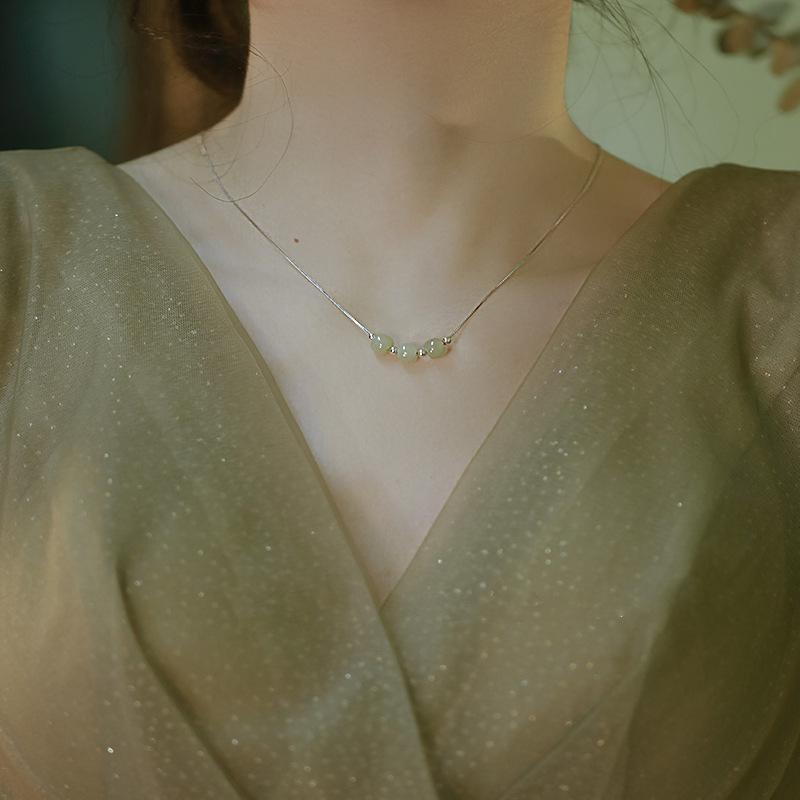 

Ожерелье из нефрита Хэтянь «Три жизни, три мира»: Женский чокер в ретро-дизайне, легкая роскошь, чокер с бусиной на удачу