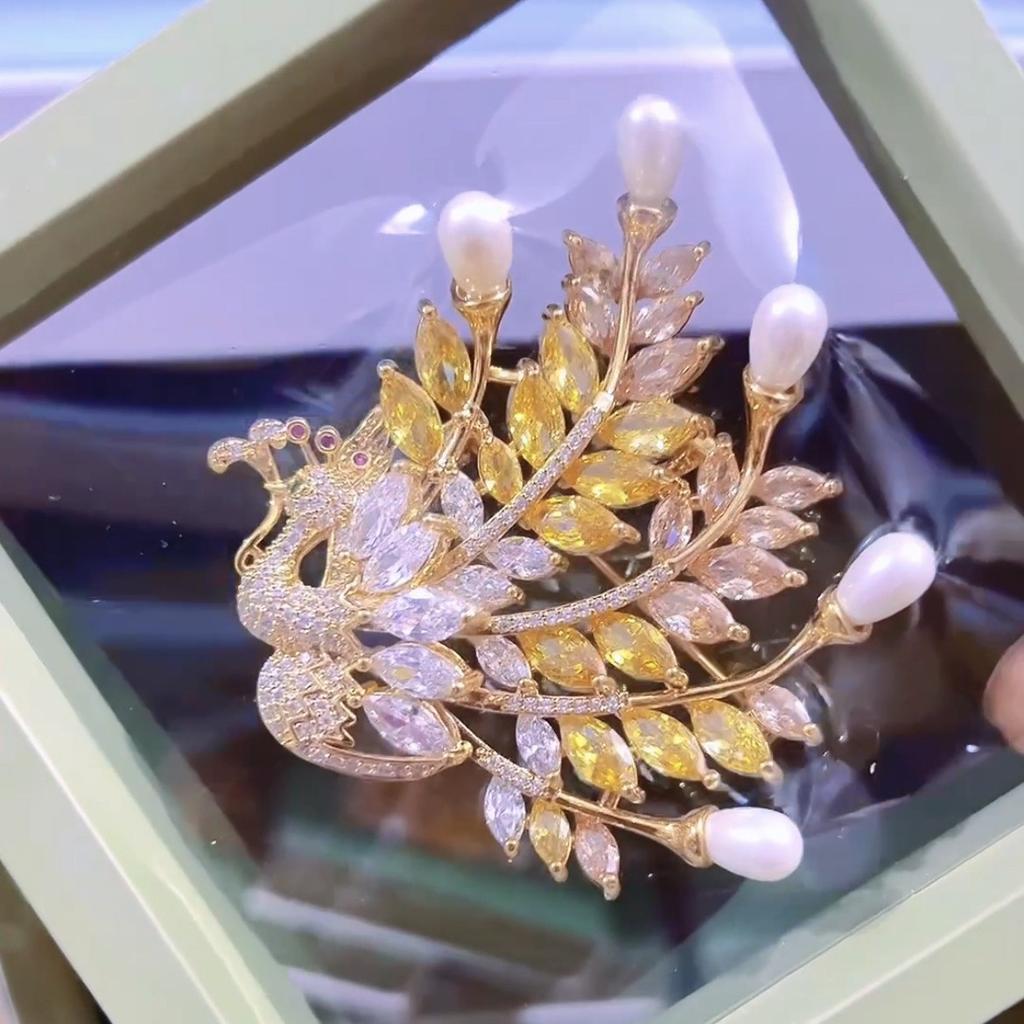 High-Grade Copper Zircon Brooch Freshwater Pearl Peacock Corsage Elegant Clothing Accessories Pin