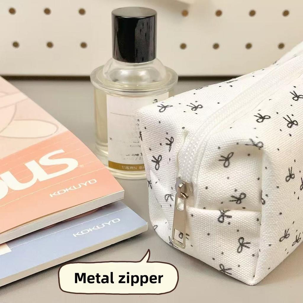 Simple Black Bow Pencil Case with High Aesthetic Appeal, Cute Girl Student Makeup Bag, Large Capacity Stationery Storage Bag