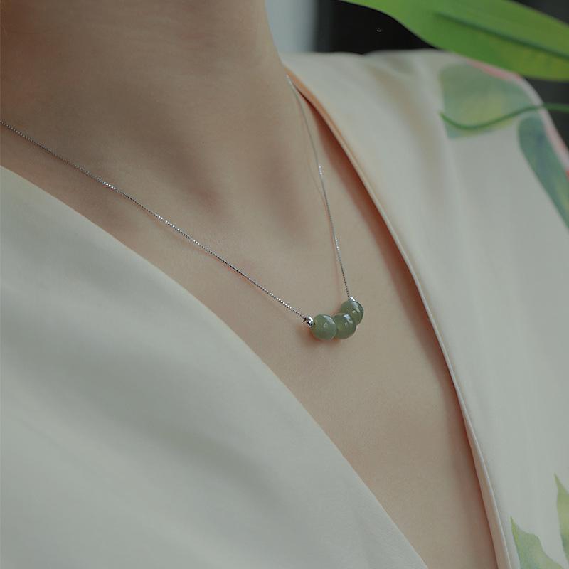

Women s Natural Hetian Jade Necklace – Elegant, Silver-Plated Clavicle Chain; Colorfast & Versatile.