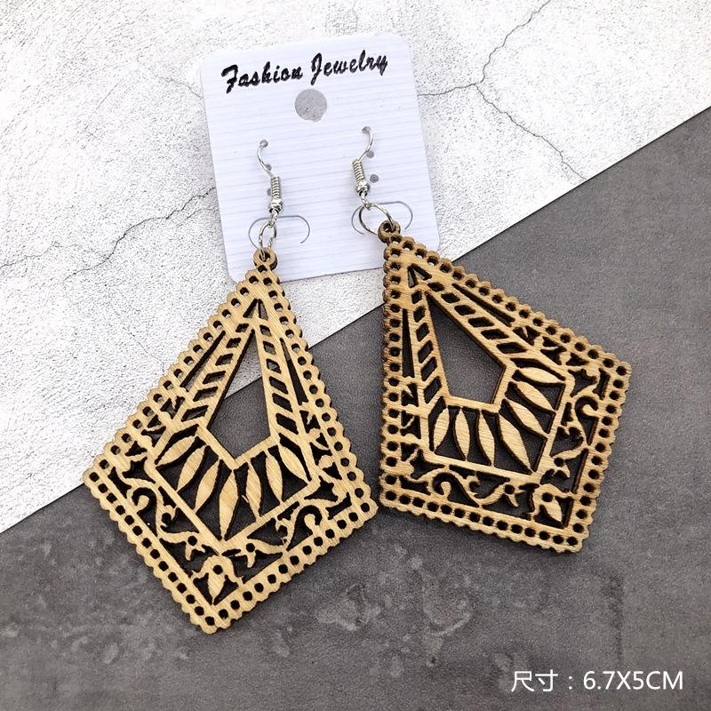 Bohemian Wood Earrings Women's Personality Exaggerated Print Flower Stud Earrings Vacation Versatile Temperament Earrings