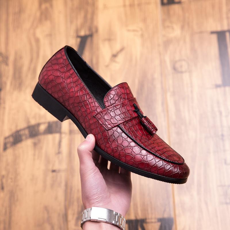 Neue Luxusmode Herren Quasten Loafers Schuhe Leder italienisch formell Kleid Büroschuhe Oxford Schuhe für Herren ert5