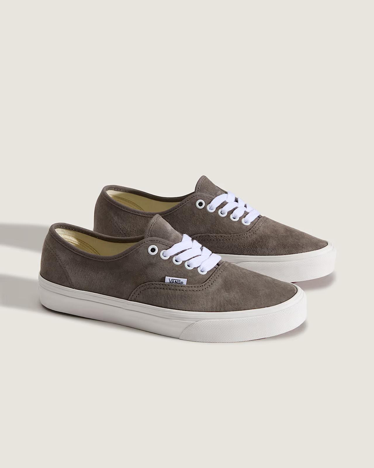 VN000D7Y9JC Vans Authentic Pig Suede Bungee Cord (Men s) 6