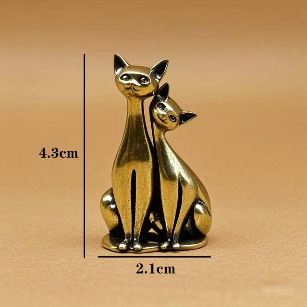 Couple Cat Ornament Vintage Brass Sculpture Art Piece Intertwined Loving Cats Artwork for Home Office Cat Statue Home Decoration