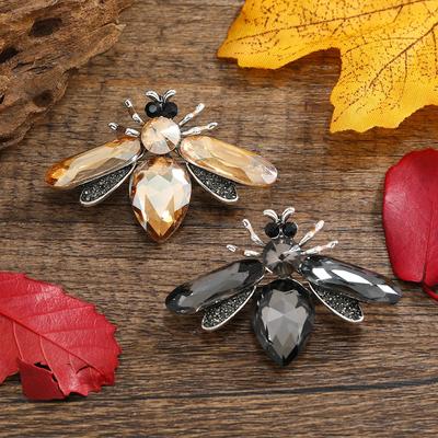 1 Pc Crystal Bee Brooch Cute Large Champagne Bee Brooches Delicate Insect Brooch for Women and Men,Pins, Party Jewelry, Gifts
