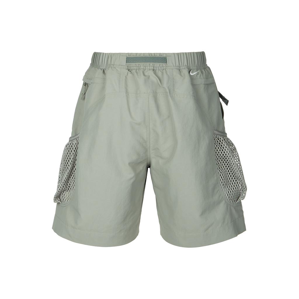 Nike ACG Snowgrass Cargo Shorts Dark Stucco/Summit White Herren Unterteile Grau DV9405-053