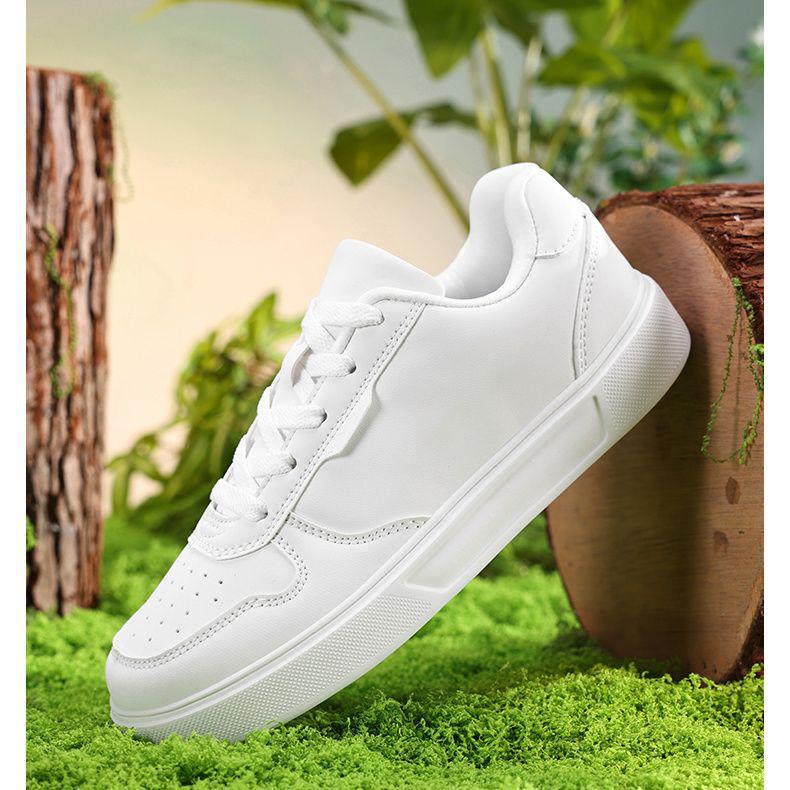 

Unisex Lightweight Canvas Sneakers: Breathable, Low-Top, Wear-Resistant, Soft Sole, Campus Style White Shoes 35