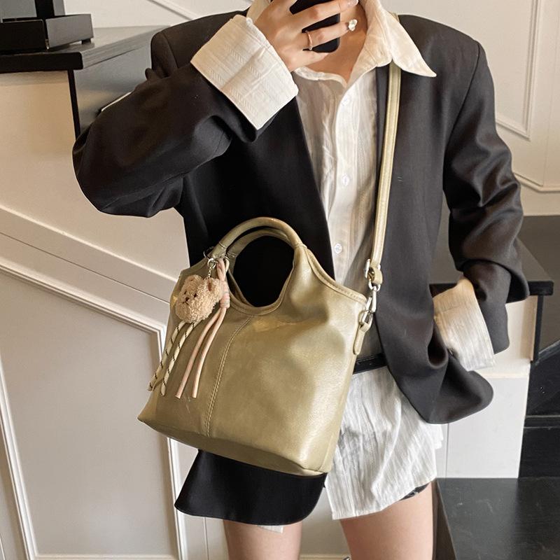 Large Capacity Bag Women's New Versatile Soft Leather Messenger Bag Women's Casual Portable Tote Bag