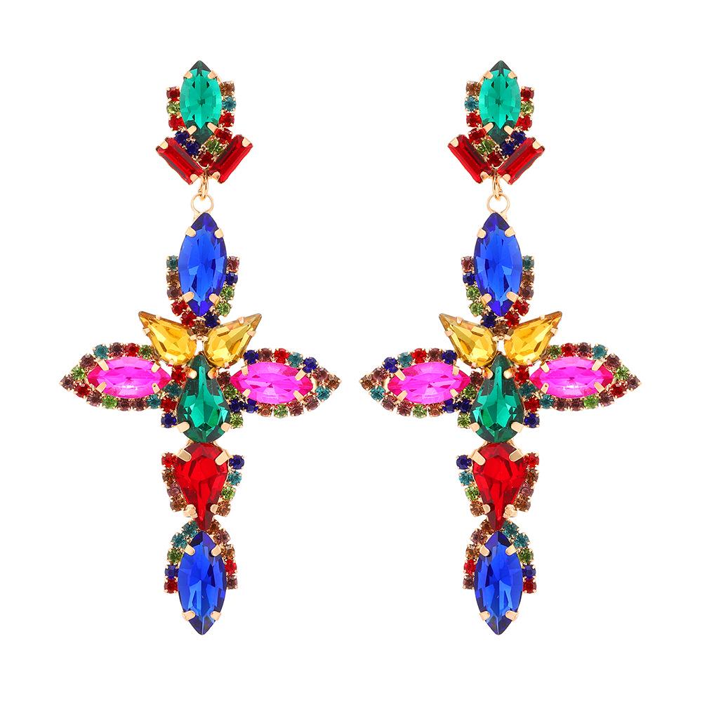 

Серьги-крестики из разноцветных кристаллов неправильной формы – стильный европейский и американский дизайн женских ювелирных изделий