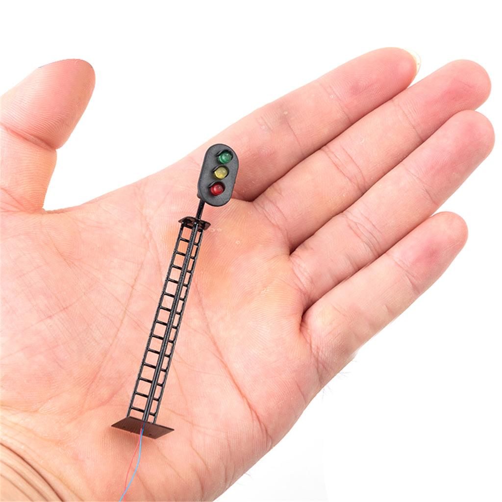 1:87er Maßstab Eisenbahnsignal Ampel mit Leiter für Kinderpuppenhaus Miniatur Gebäudemodell Sandkasten Spielzeug-Ampel