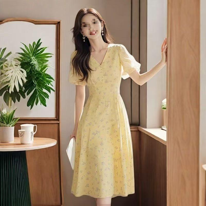 Vintage Floral Knit Dress With Vneck And Short Sleeves For Women Spring 2025