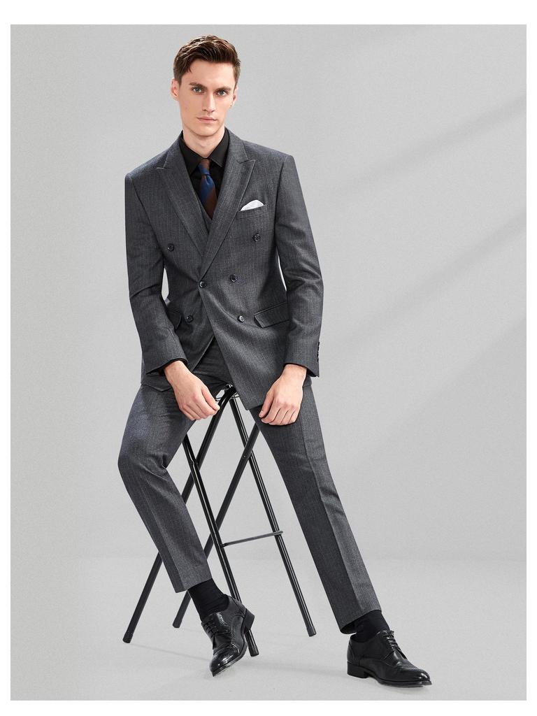 Men's Slim Fit Double-Breasted Gray Striped Suit - British Style Business Casual/Formal Tuxedo for Groom or Wedding.