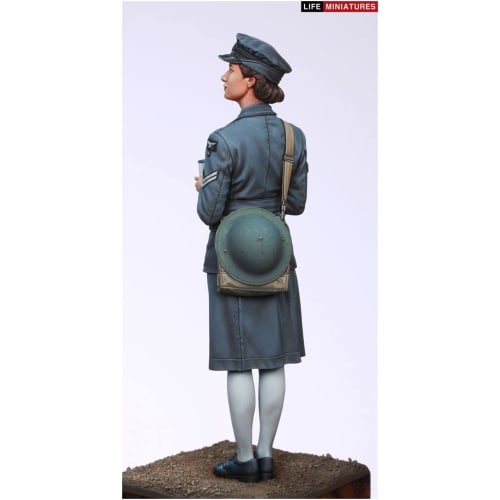 Life Miniatures 1/35 Scale Resin Kit LM-35004: WWII Royal Air Force WAAF (Women's Auxiliary Air Force) Deputy Chief of Staff, 1940-1941
