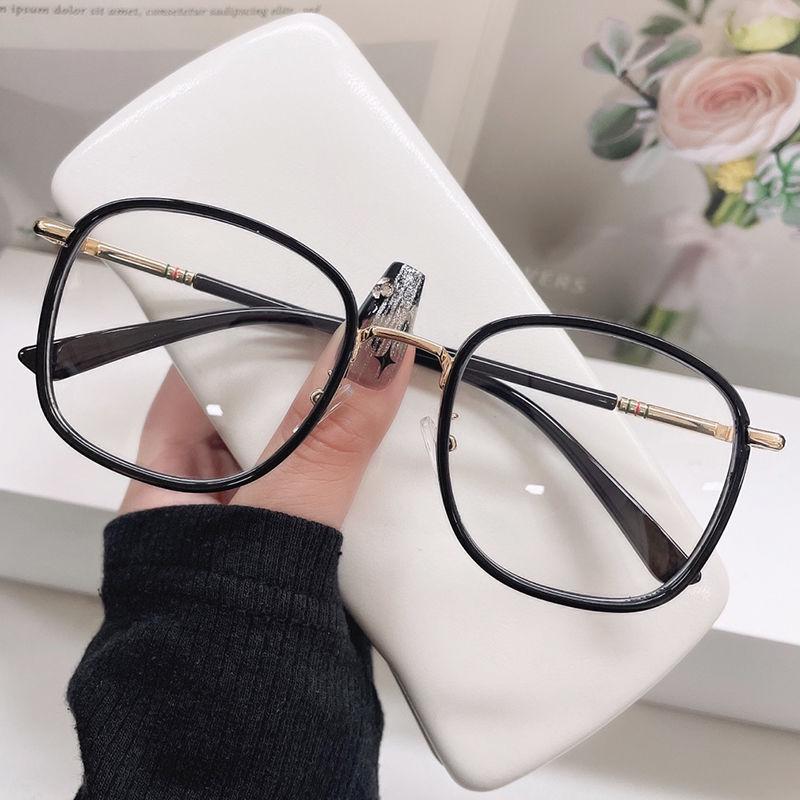 Elegant Anti-Fatigue Women's Reading Glasses - Large Frame, HD Vision, Youthful Look.