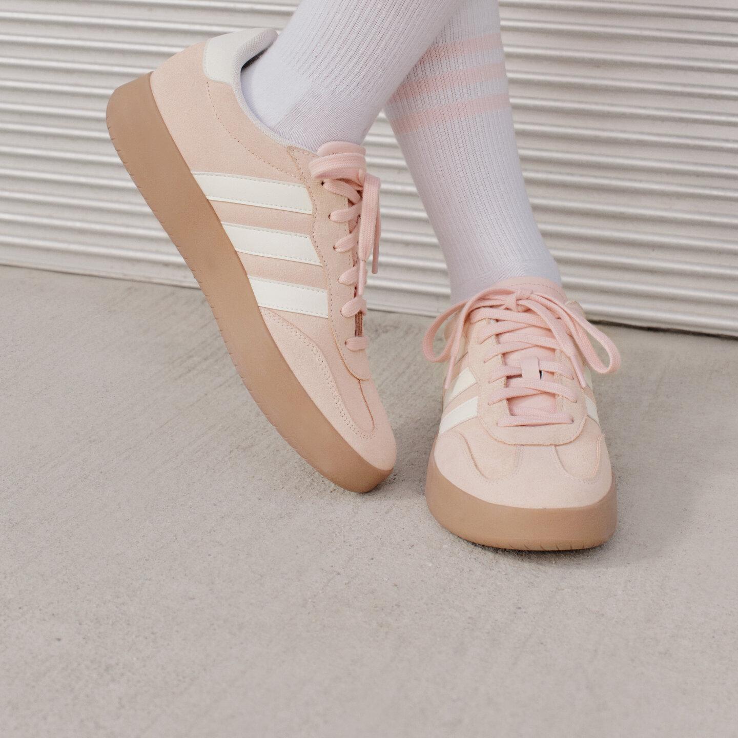 Adidas BARREDA Low top German Army Trainers Women s Pink 39