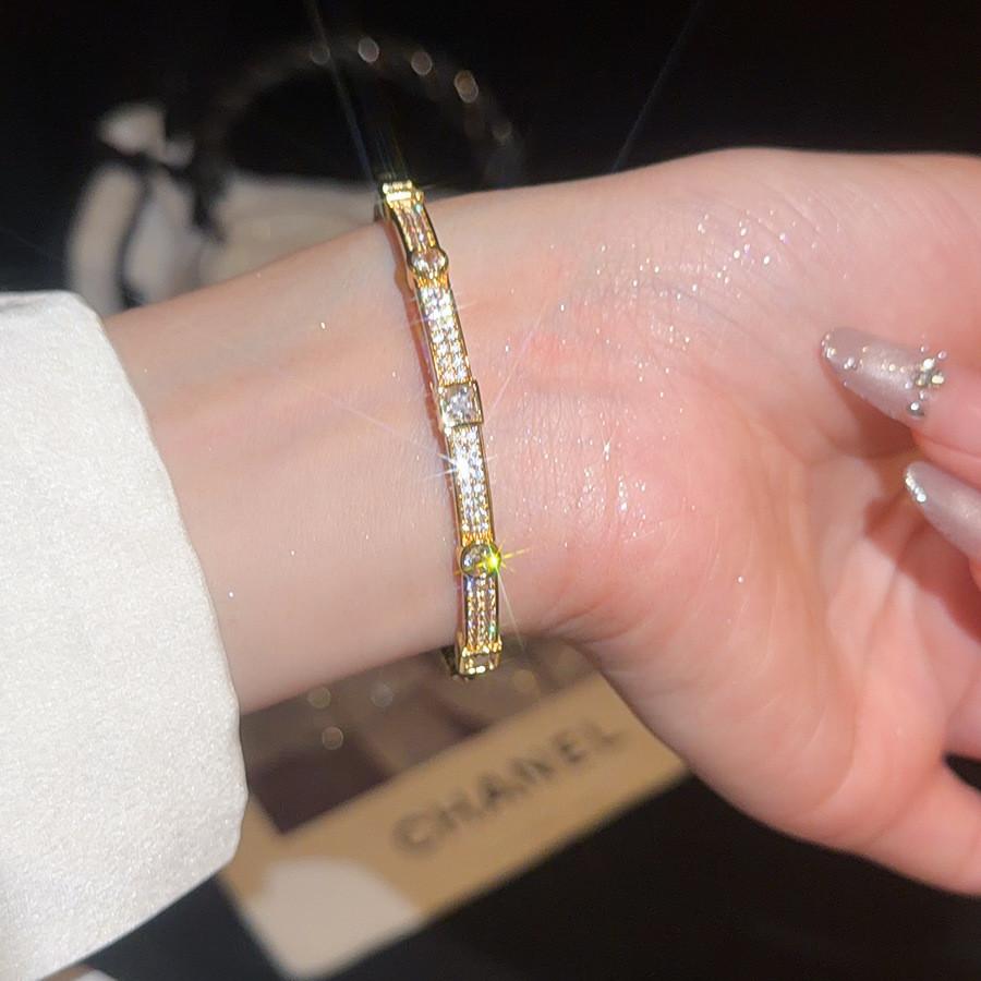 Fashionable 18k Gold Plated Zircon Bracelet With Retro Style For Casual Wear And Gift