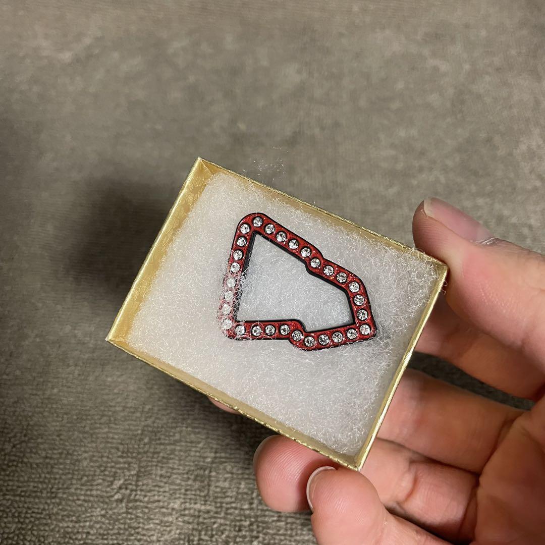 

[USED] New Era Pins, Pin Badges, Accessories, Red