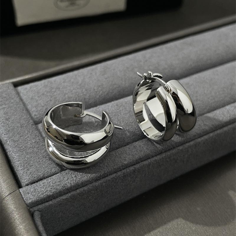 

Трендовые глянцевые серьги-кольца двойные для женщин - Европейский и американский минималистичный металлический дизайн