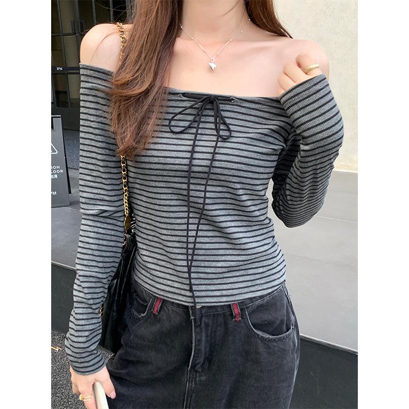 Pure Lust Style Ein-Wort-Off-Shoulder-gestreiftes Langarm-T-Shirt Damen Herbst und Winter neues süßes heißes Mädchen-Innenschichthemd Neckholder-Oberteil