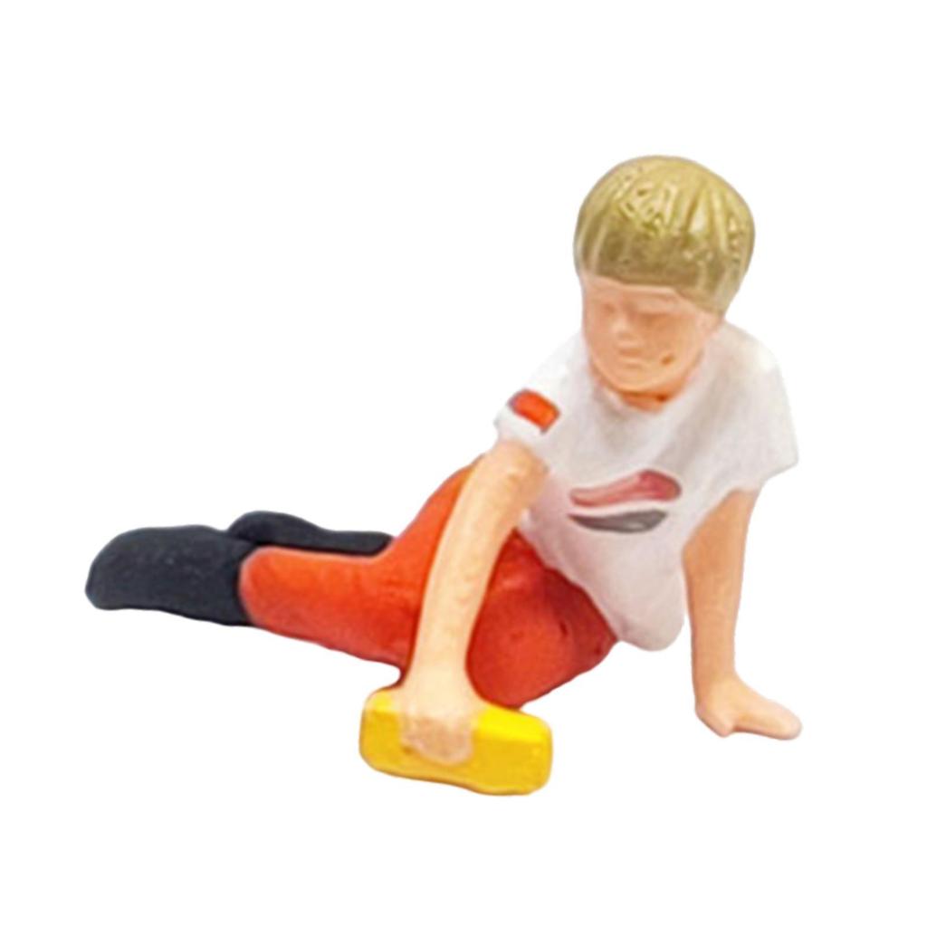 1:64 Boy with A Toy Car Tiny People Model Miniature Painted Figure Crafts for Scenery Landscape