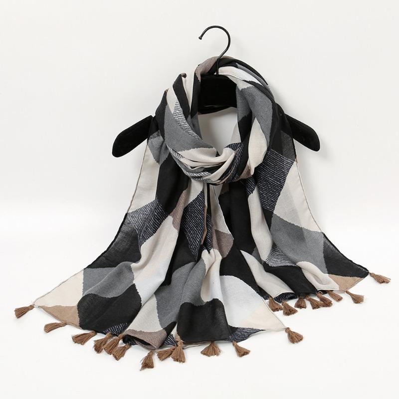 Autumn and winter small fresh rendering ink painting butterfly printing warm shawl, travel beach towel cotton and linen feel scarf