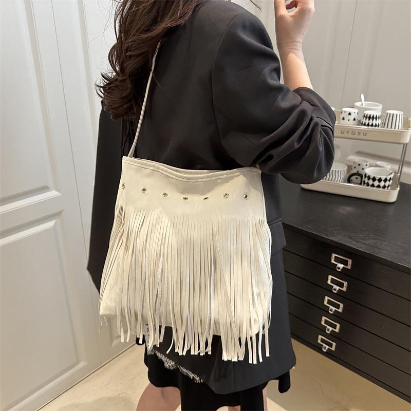 Tassel Bag Fashionable Large Capacity Shoulder Bag Popular New Niche Messenger Bag Women