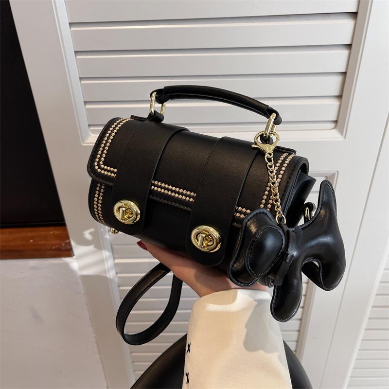 High-end Small Bag Women's 203 Winter New Texture Versatile Messenger Bag Popular Fashion Shoulder Small Square Bag