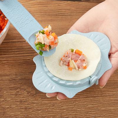 Utile con cucchiaio Stampo per ravioli torta multiuso in 4 colori per mensa Stampo per ravioli moderno