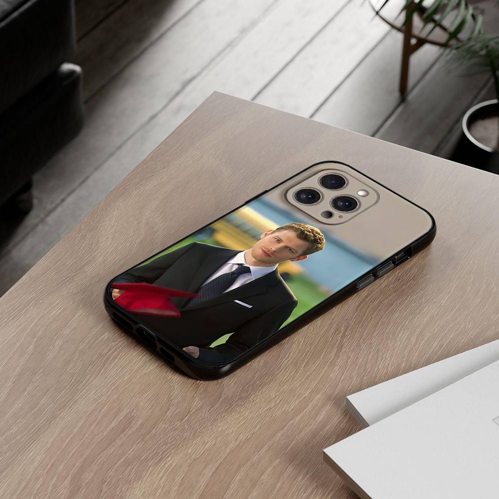 Klaus Mikaelson The V-Vampire D-Diaries Phone Case Phone Case For IPhone 17 16 15 14 13 12 11 X XR XS Plus Pro Max Mini Soft Bla