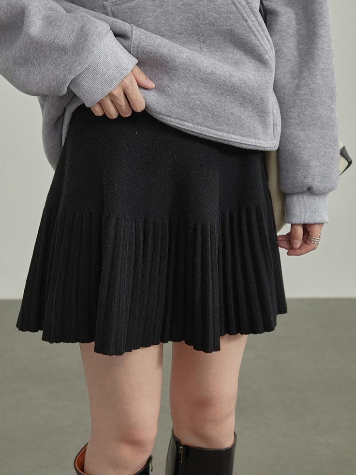 Melanoid Brown High-Waist Pleated Knit Skirt for Women - A-line, Slimming, and Perfect for Spring & Autumn