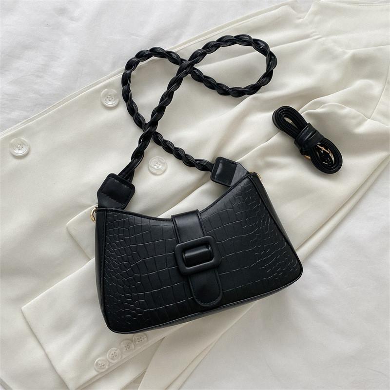 Trendy Mini Saddle Bag With Crocodile Pattern And Lock Buckle For Women чёрный