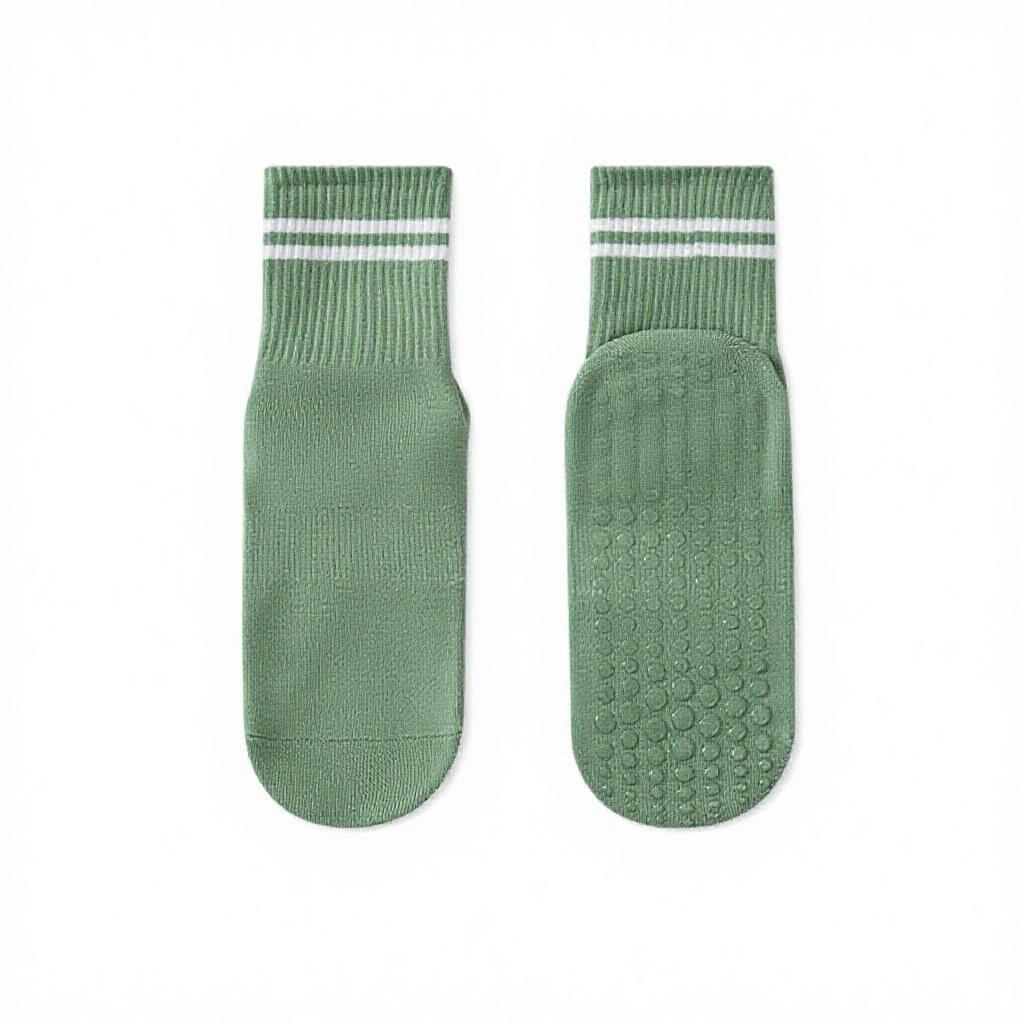 Women's Custom Embroidered Logo Pilates Reformer Socks Knitted Yoga Socks Grip for Autumn Season Crew High Logos Cuff Bottom