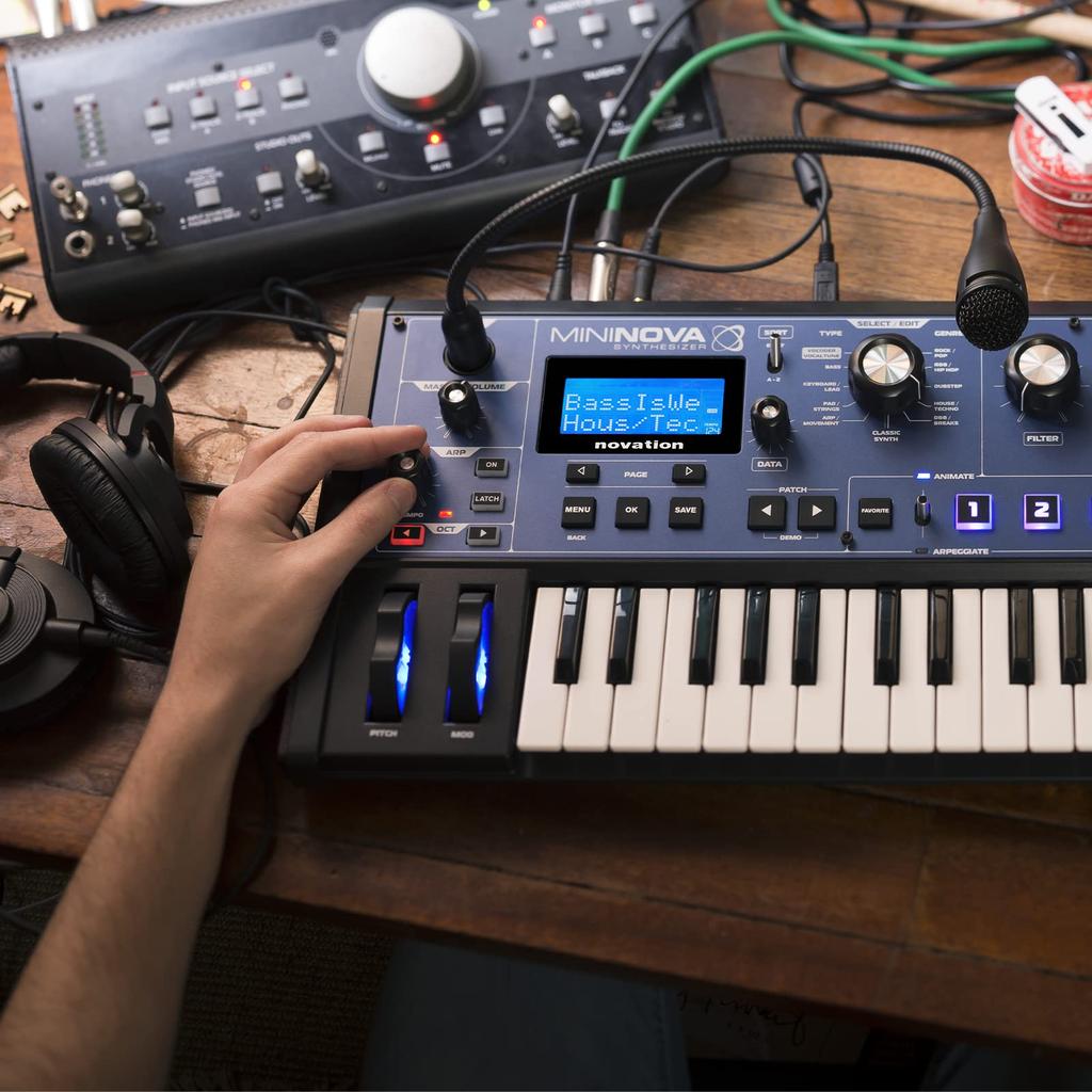 Novation Synthesizer MiniNova
