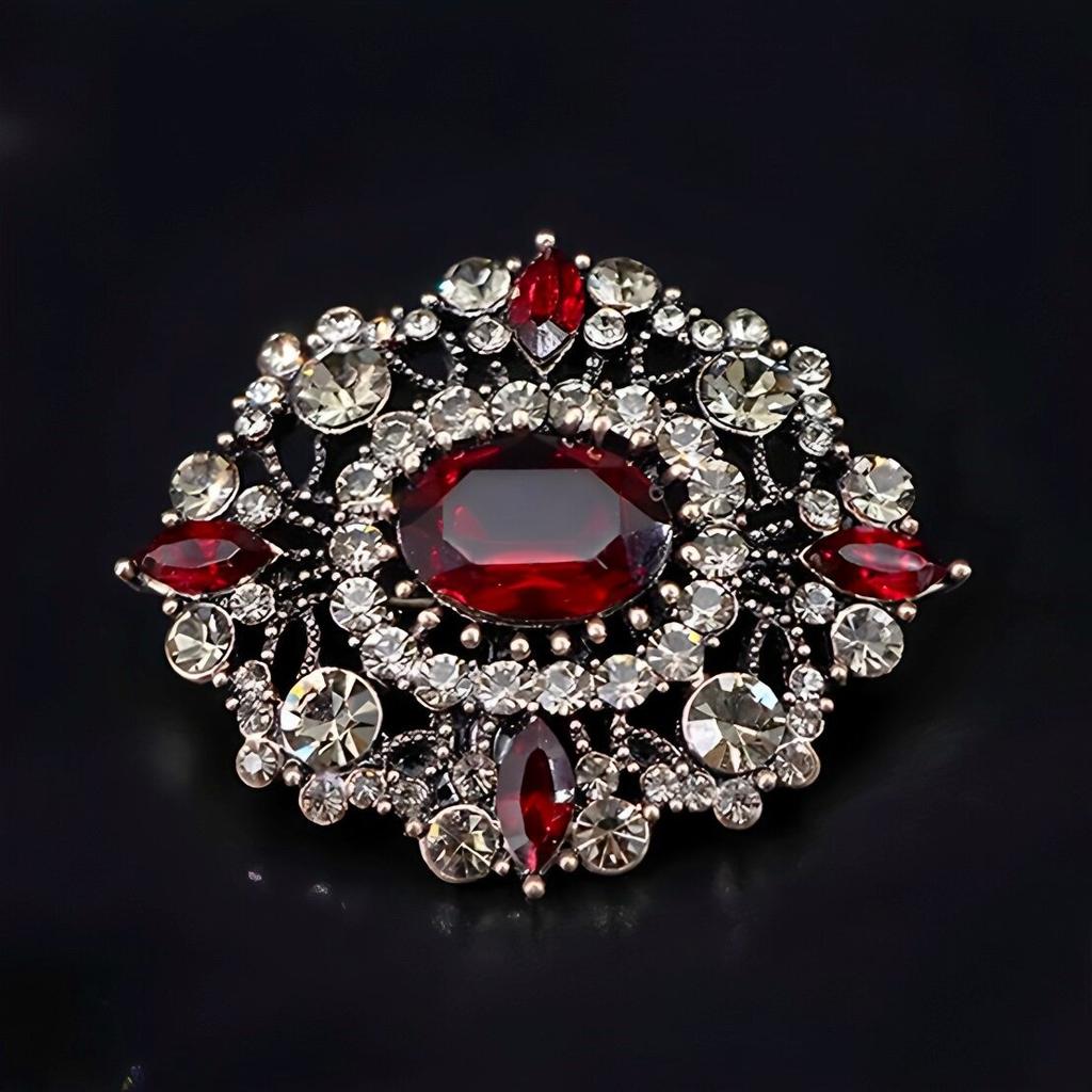 European and American court retro brooch high-end female luxury crystal badge trendy personality temperament pin coat corsage accessories