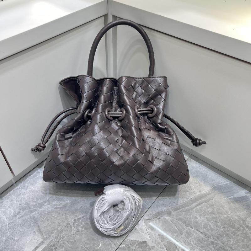New lucky bag woven bag leather pleated drawstring cloud bag fashionable large capacity shoulder messenger bag